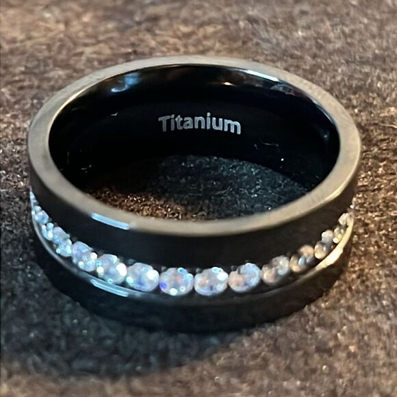 White Austrian Crystal Ring in Natural Tungsten Carbide Black size 8 - Picture 8 of 8